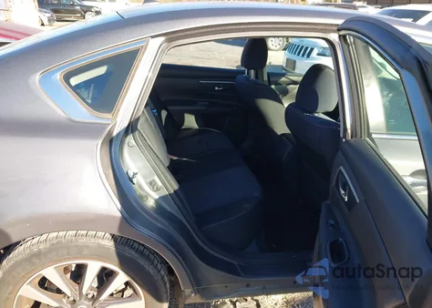 2017 Nissan Altima 2.5 Sv z USA, uszkodzony, nr VIN 1N4AL3AP5HC245398